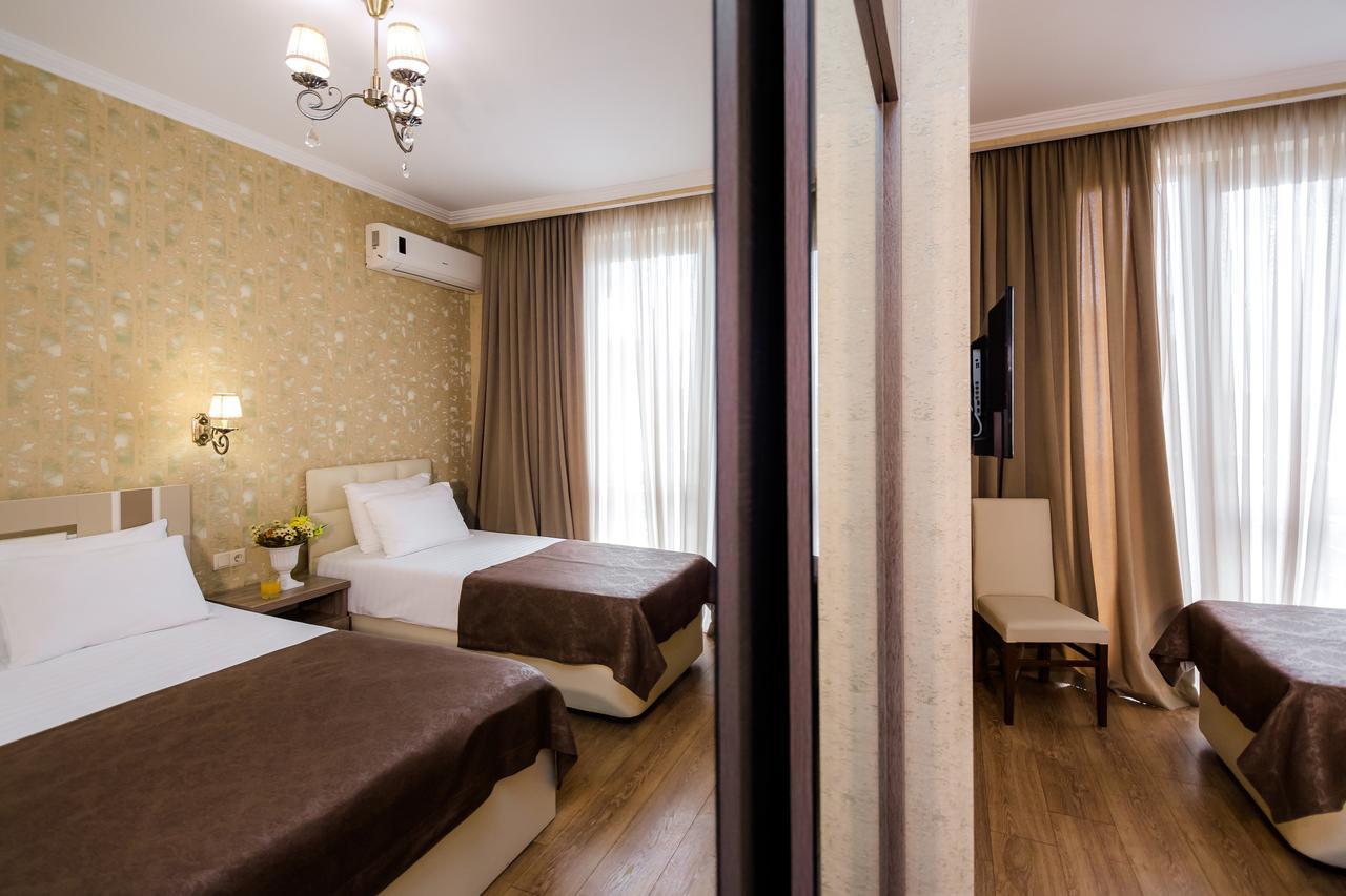 Dat Exx Apartments 트빌리시 외부 사진